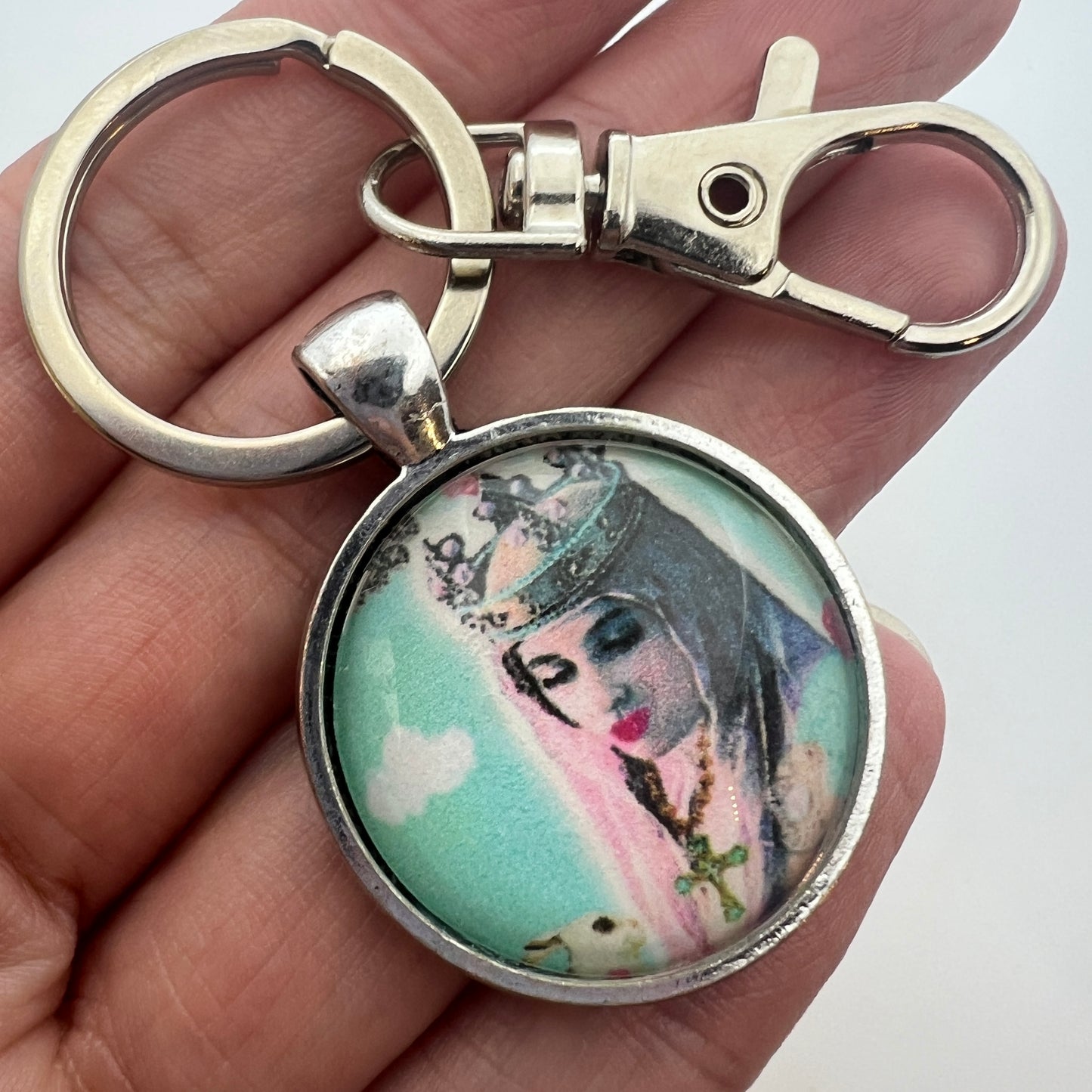 Virgin Mary Crowned Keychain – Religious Catholic Madonna Key Ring