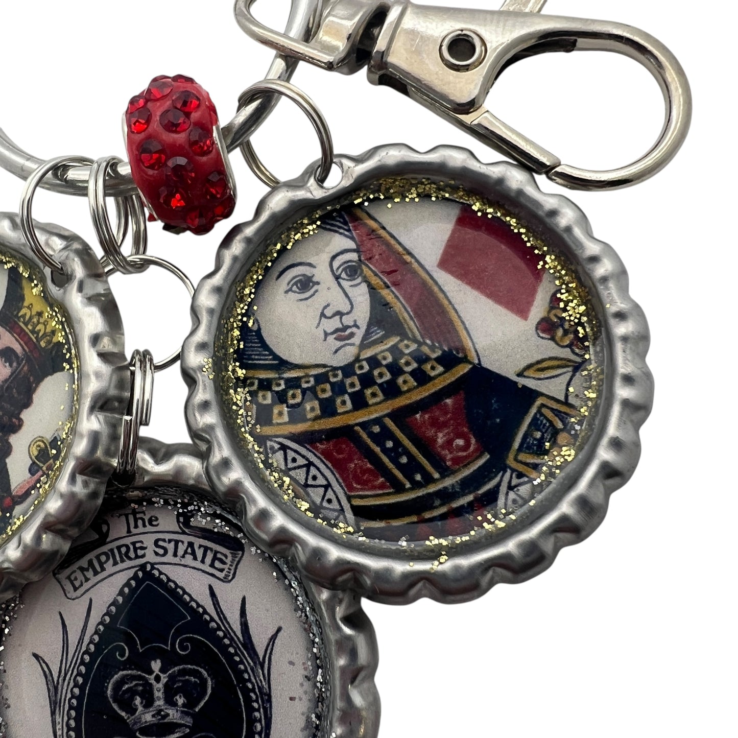 Vintage Playing Card Keychain β Handmade King & Queen Bottle Cap Charm with Glitter