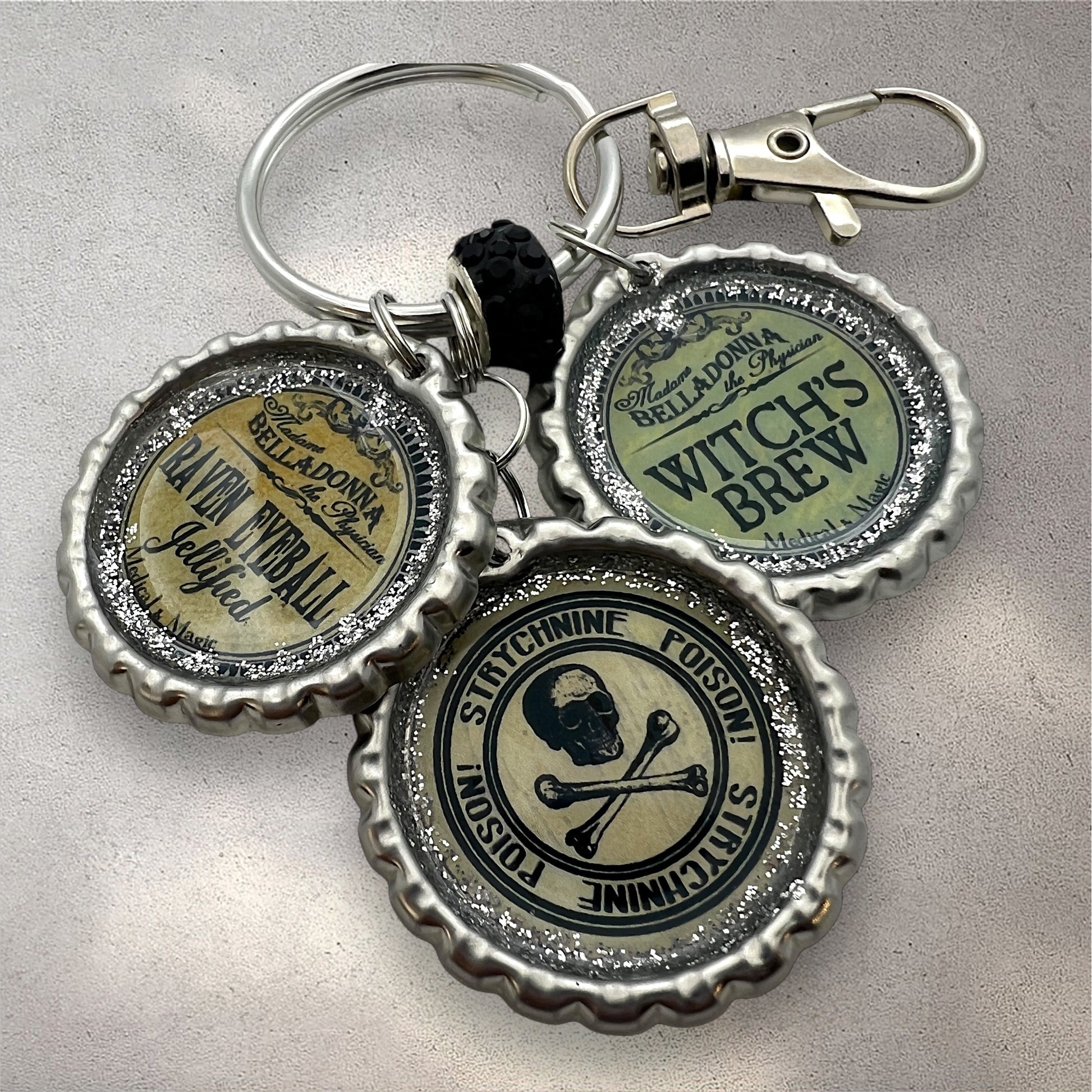 Halloween Potion Bottlecap Keychain – Witch, Raven & Poison Charms