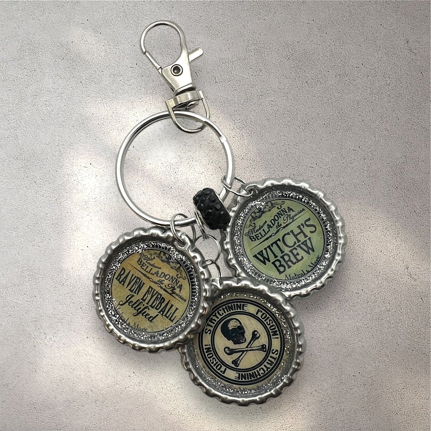 Halloween Potion Bottlecap Keychain – Witch, Raven & Poison Charms