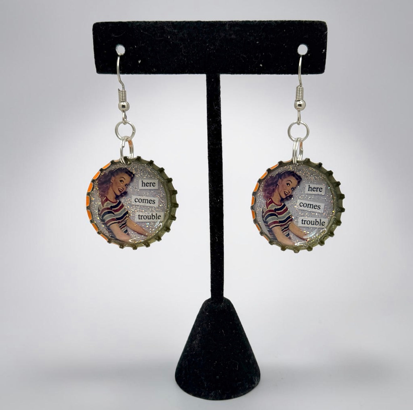 Retro Pin Up Bottle Cap Earrings – Rockabilly Statement Jewelry