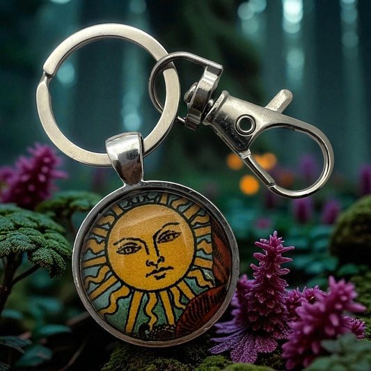 Sun Tarot keychain with celestial sun face pendant and lobster clasp – boho astrology and tarot card inspired accessory”