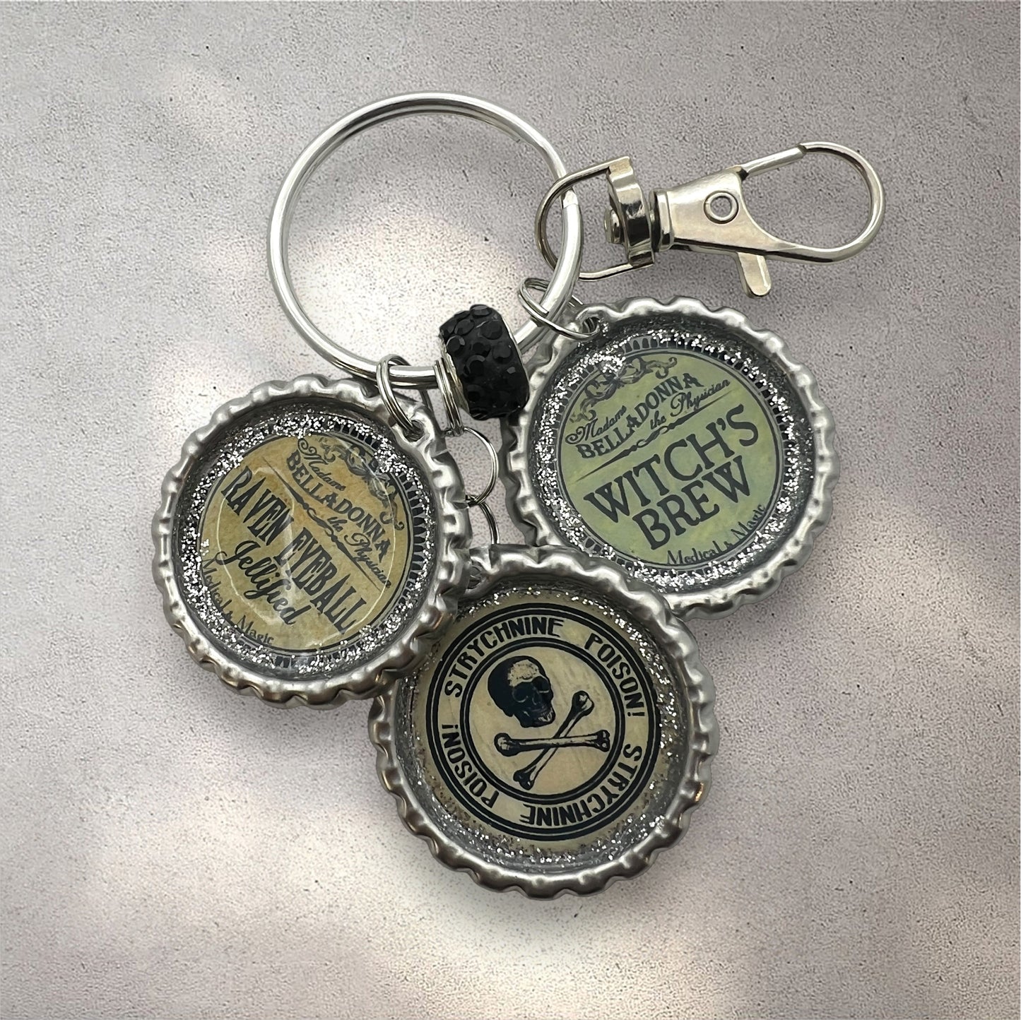 Halloween Potion Bottlecap Keychain – Witch, Raven & Poison Charms