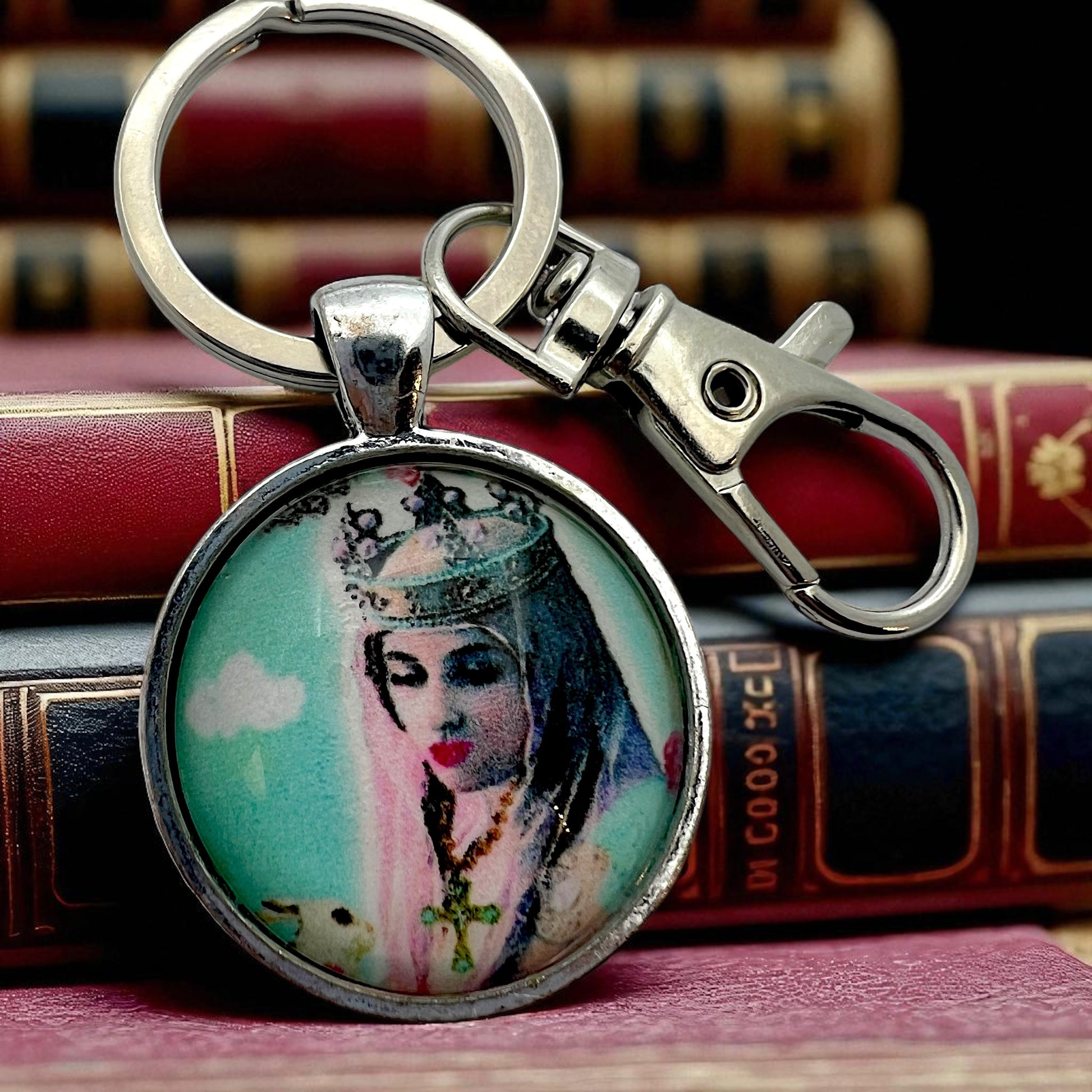 Virgin Mary Crowned Keychain – Religious Catholic Madonna Key Ring